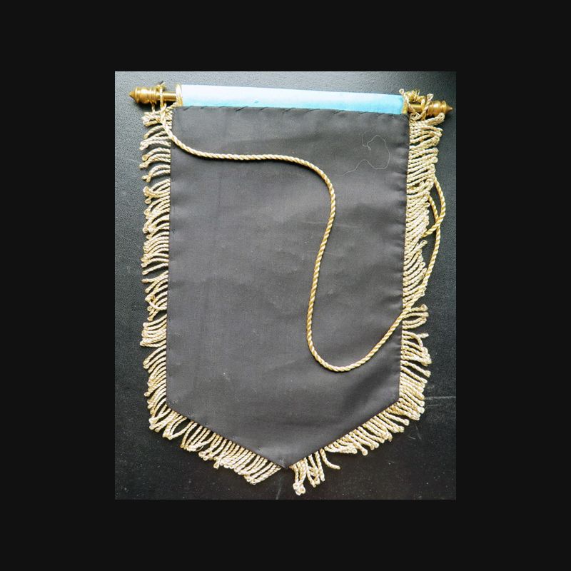 17° RGP : fanion de la 2° compagnie du 17°RGP Bat INF 2 Sarajevo 8° mandat 25 x 18 cm en cannetille