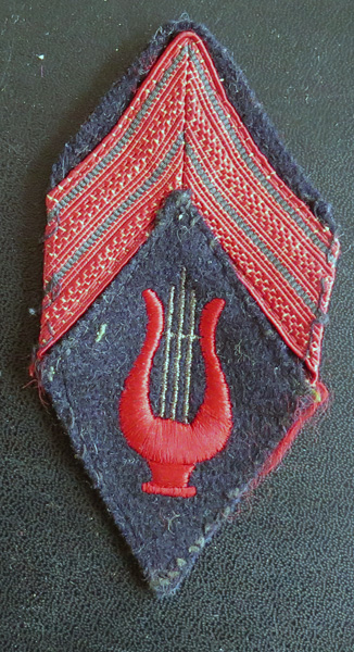 MUSIQUE : Galon de caporal engagé (ADL) de la Musique