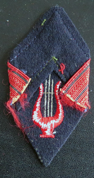 MUSIQUE : Galon de caporal engagé (ADL) de la Musique