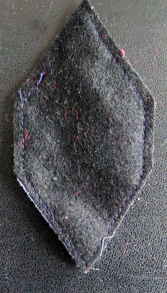 1° COMA : Galon de caporal appelé (PDL) de la 1° section de commis des ouvriers militaire d'administration