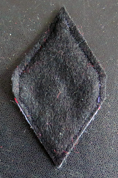 1° COMA : Galon de 1° Classe appelé (PDL) de la 1° section de commis des ouvriers militaire d'administration