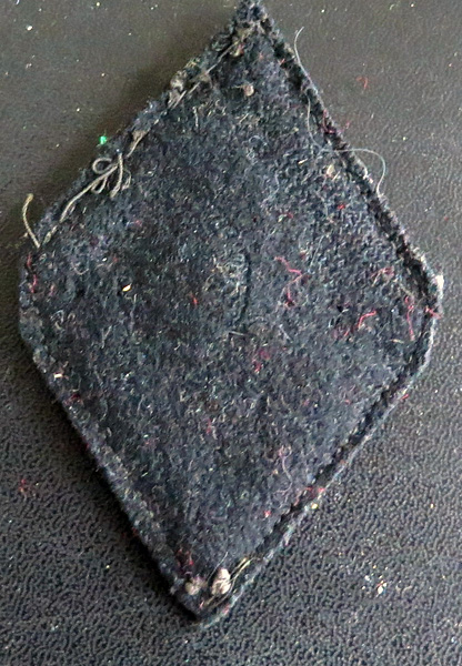 74° RAB : Galon de sergent appelé (PDL) du 74° régiment d'Artillerie blindé (trous de mite)